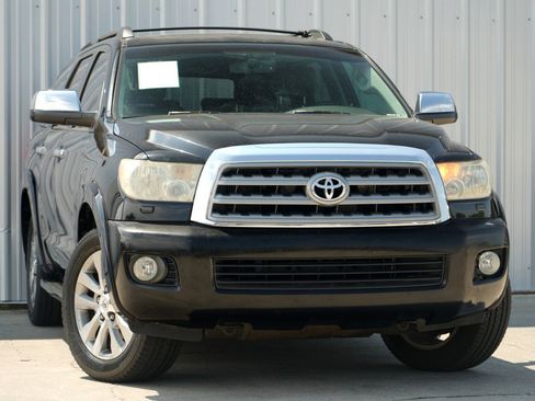 Used 2010 Toyota Sequoia Limited image 2