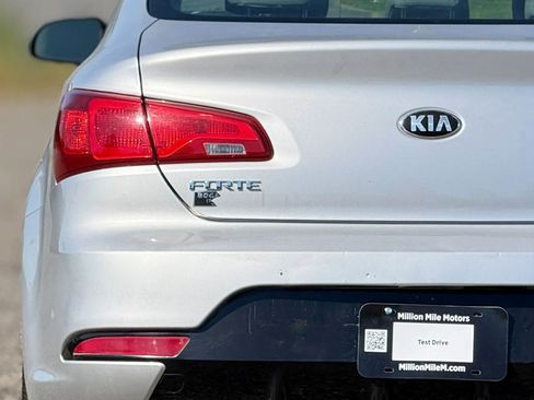 Used 2015 Kia Forte Koup EX FWD image 13