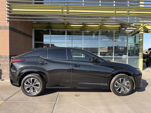 Used 2023 Lexus RZ 450e Premium image 9