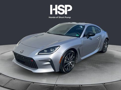 Used 2024 Toyota GR86 image 1