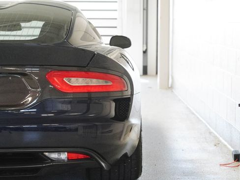 Used 2017 Dodge Viper GTC w/ GTS Interior Package RWD image 11