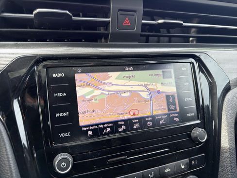 Certified 2021 Volkswagen Passat 2.0T R-Line image 20