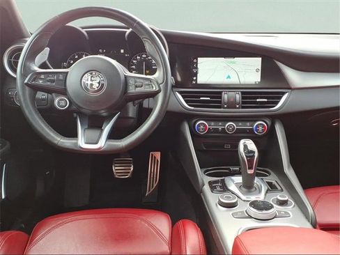 Used 2023 Alfa Romeo Giulia Veloce image 21