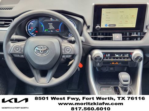 Used 2025 Toyota RAV4 LE AWD/4WD image 25