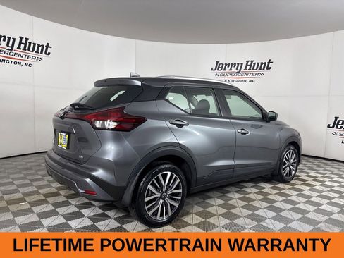 Used 2023 Nissan Kicks SV image 5