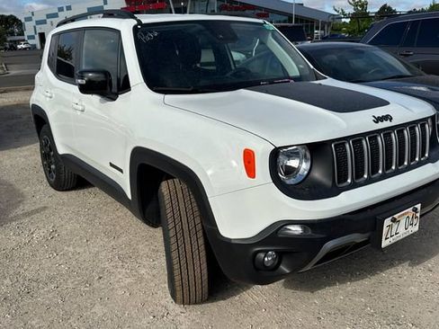 Used 2023 Jeep Renegade Latitude AWD/4WD image 2
