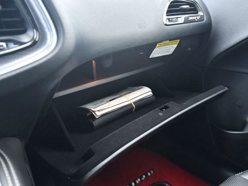 Used 2016 Dodge Challenger SRT Hellcat image 31