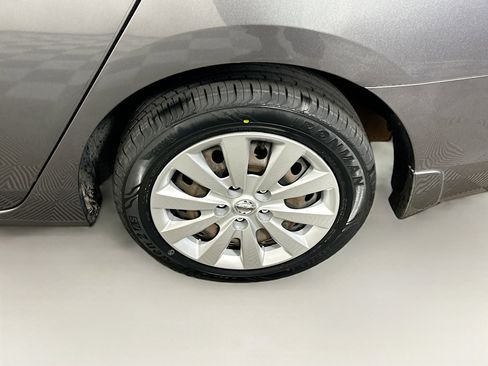 Used 2019 Nissan Sentra S image 11