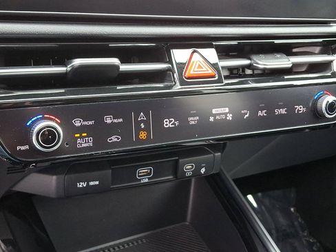 Used 2023 Kia Niro EX Touring image 16