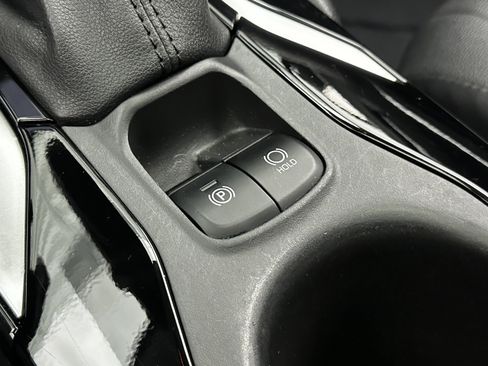 Used 2023 Toyota Corolla Cross XLE w/ Convenience Package image 19