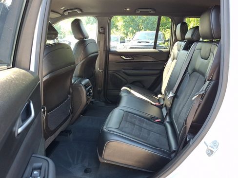 Certified 2023 Jeep Grand Cherokee Altitude AWD/4WD image 10