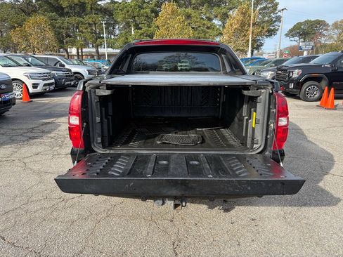 Used 2013 Chevrolet Avalanche LS image 9