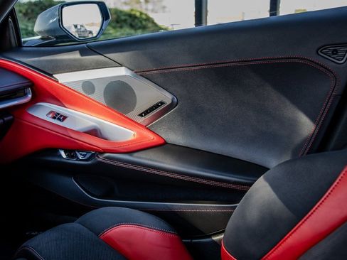 Used 2025 Chevrolet Corvette Stingray w/ Z51 Performance Package image 11