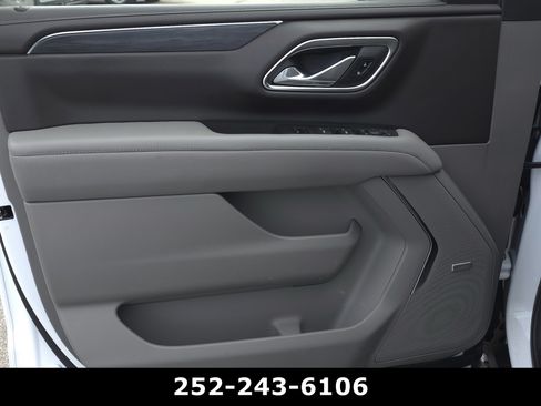 Used 2023 GMC Yukon SLT w/ SLT Premium Package image 29