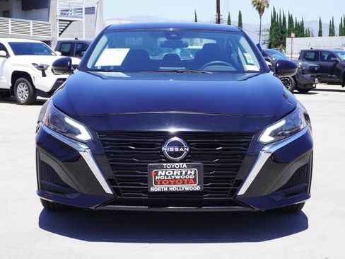 Used 2023 Nissan Altima 2.5 SV FWD image 3