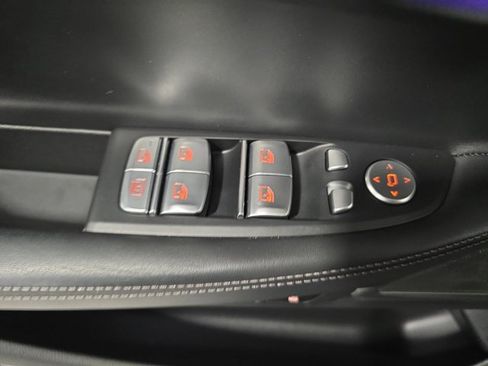 Used 2022 BMW 750i xDrive w/ Executive Package image 28