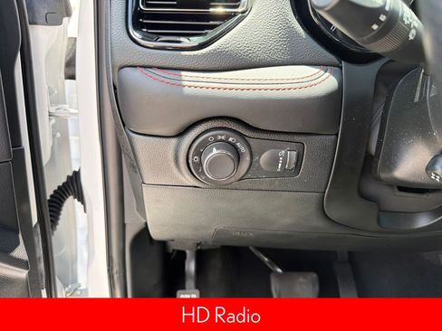 Used 2024 Dodge Durango GT RWD image 18