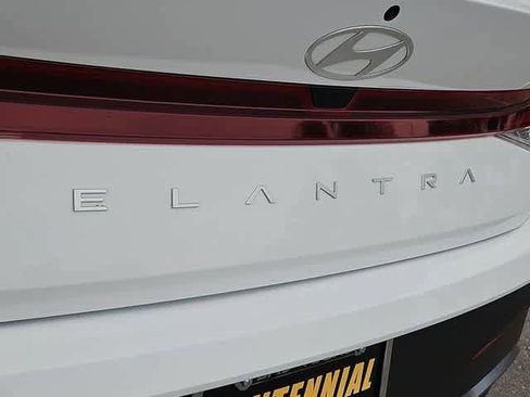 Certified 2025 Hyundai Elantra SE image 12