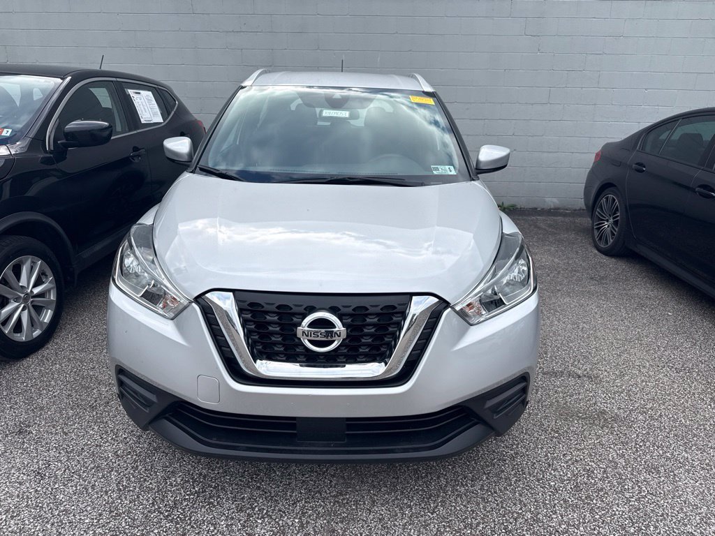 Used 2020 Nissan Kicks SV FWD image 2
