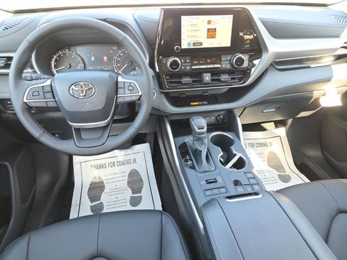 Certified 2026 Toyota Highlander XLE image 22