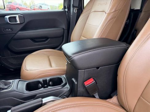 Used 2021 Jeep Gladiator Overland w/ Popular Equipment Package AWD/4WD image 36