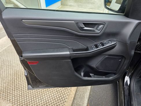 Used 2025 Ford Escape Active image 10