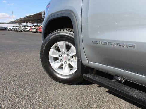 Used 2024 GMC Sierra 1500 SLE image 13