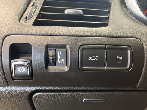 Used 2016 Chevrolet Impala LT image 13