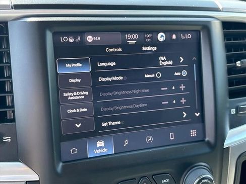 Used 2022 RAM 1500 Classic SLT w/ Electronics Convenience Group AWD/4WD image 39