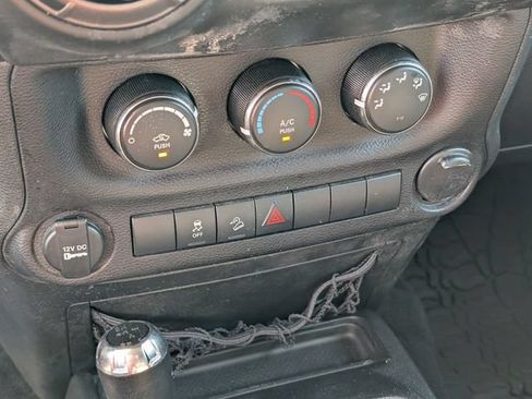 Used 2018 Jeep Wrangler Unlimited Sport w/ Connectivity Group AWD/4WD image 16