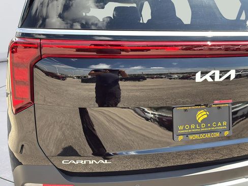 New 2026 Kia Carnival EX FWD image 38