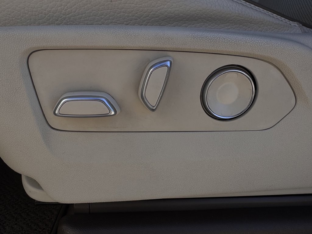 Used 2023 GMC Yukon Denali AWD/4WD image 27