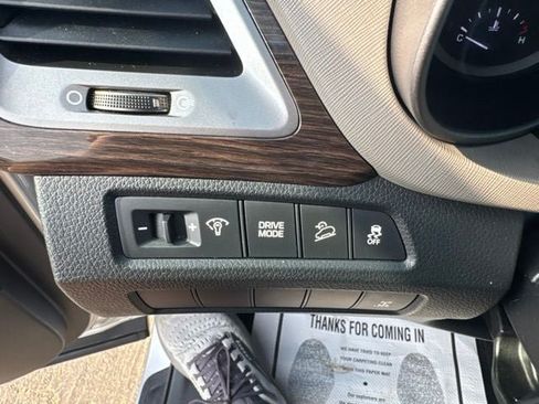 Used 2017 Hyundai Santa Fe Sport AWD/4WD image 19