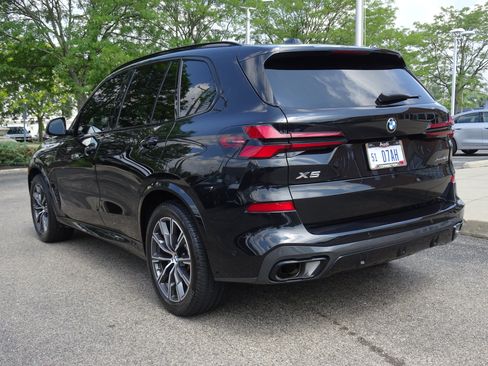 Used 2024 BMW X5 xDrive40i w/ M Sport Package AWD/4WD image 3