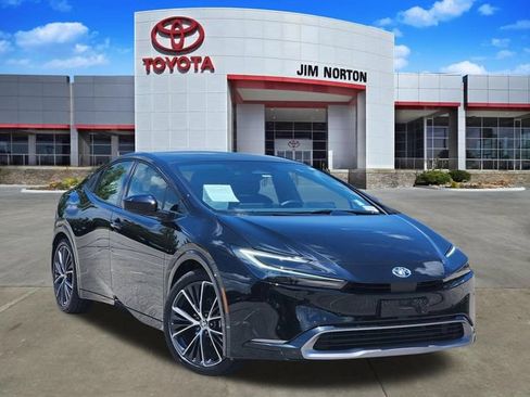 Used 2024 Toyota Prius XLE FWD image 1