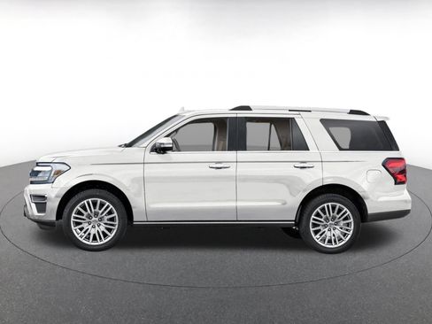 Used 2024 Ford Expedition Limited RWD image 3