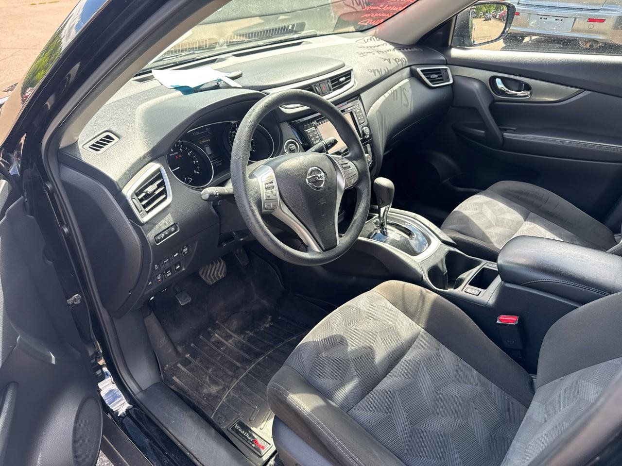 Used 2015 Nissan Rogue SV w/ SV Premium Package AWD/4WD image 9