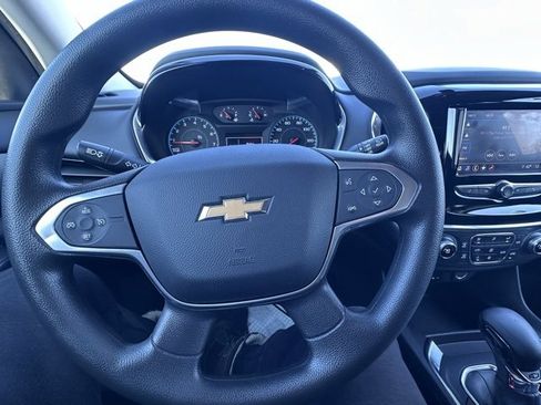 Used 2021 Chevrolet Traverse LS image 20