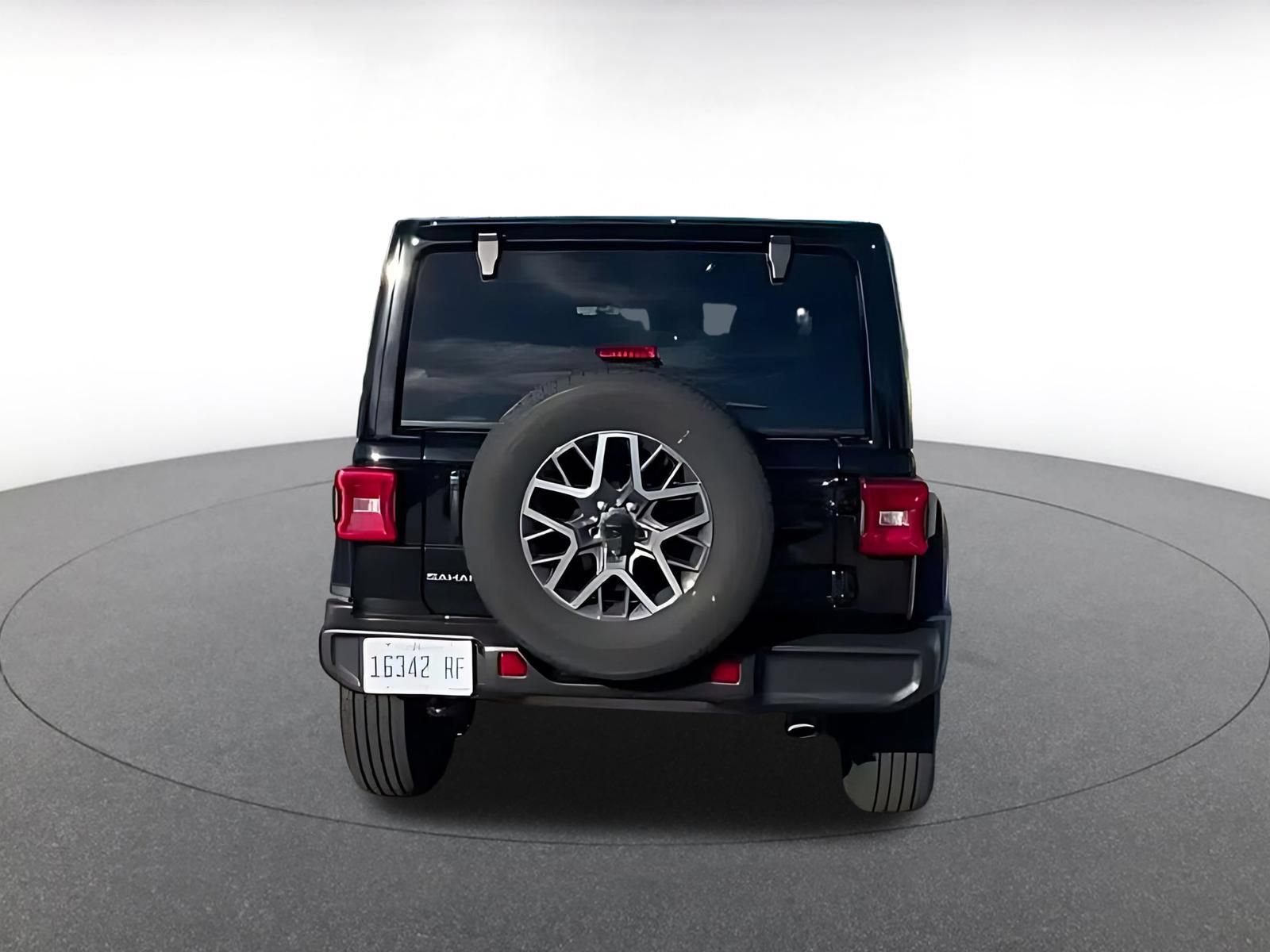 Used 2025 Jeep Wrangler Unlimited Sahara AWD/4WD image 8