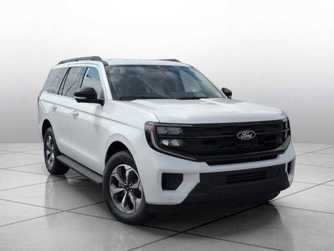 New 2027 Ford Expedition Active RWD image 2