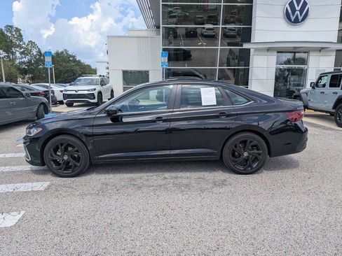 Certified 2026 Volkswagen Jetta SE w/ Black Wheel Package FWD image 3