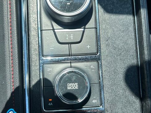 Used 2024 Ford Expedition Limited AWD/4WD image 25