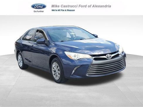 Used 2016 Toyota Camry LE FWD image 1