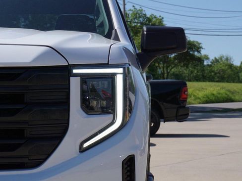 Used 2024 GMC Sierra 1500 Pro w/ Graphite Edition AWD/4WD image 10