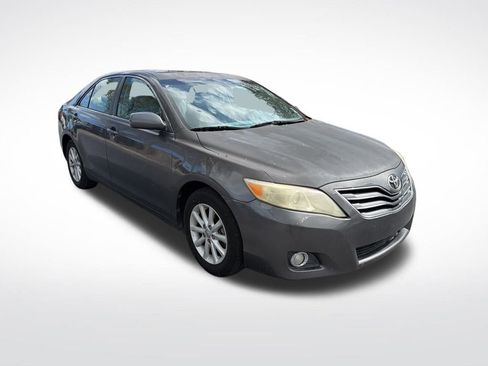 Used 2011 Toyota Camry XLE w/ XLE Extra-Value Pkg #2 image 2