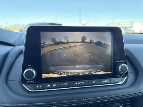 Used 2025 Nissan Rogue SV image 26