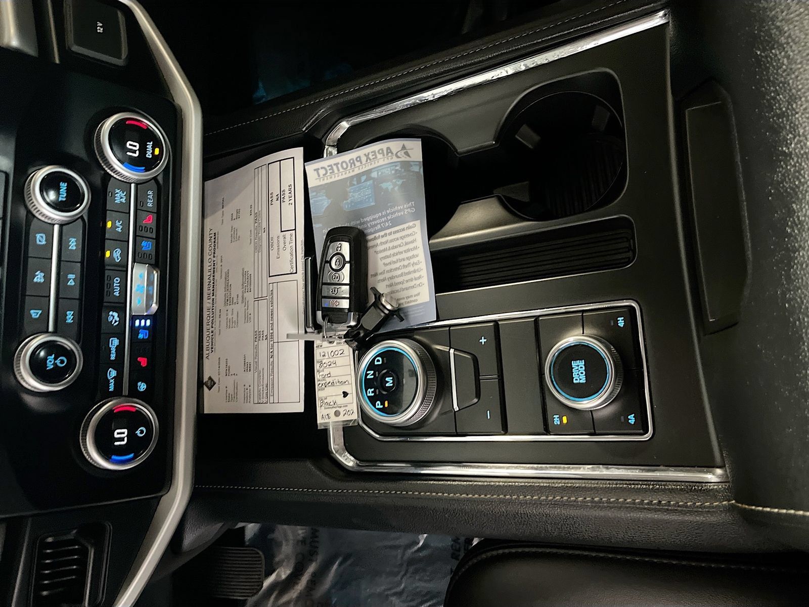 Used 2024 Ford Expedition XLT AWD/4WD image 17