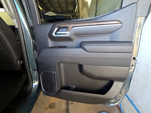 Used 2025 Chevrolet Silverado 1500 LT AWD/4WD image 20