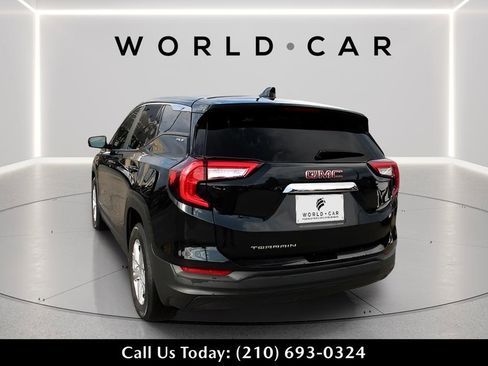 Used 2022 GMC Terrain SLE image 5