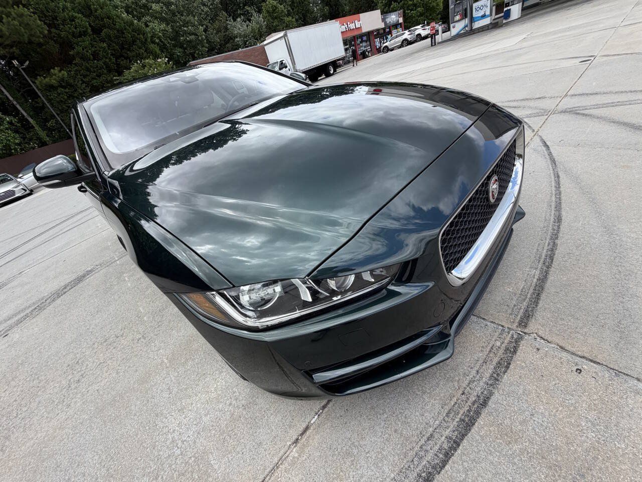 Used 2017 Jaguar XE Prestige RWD image 22
